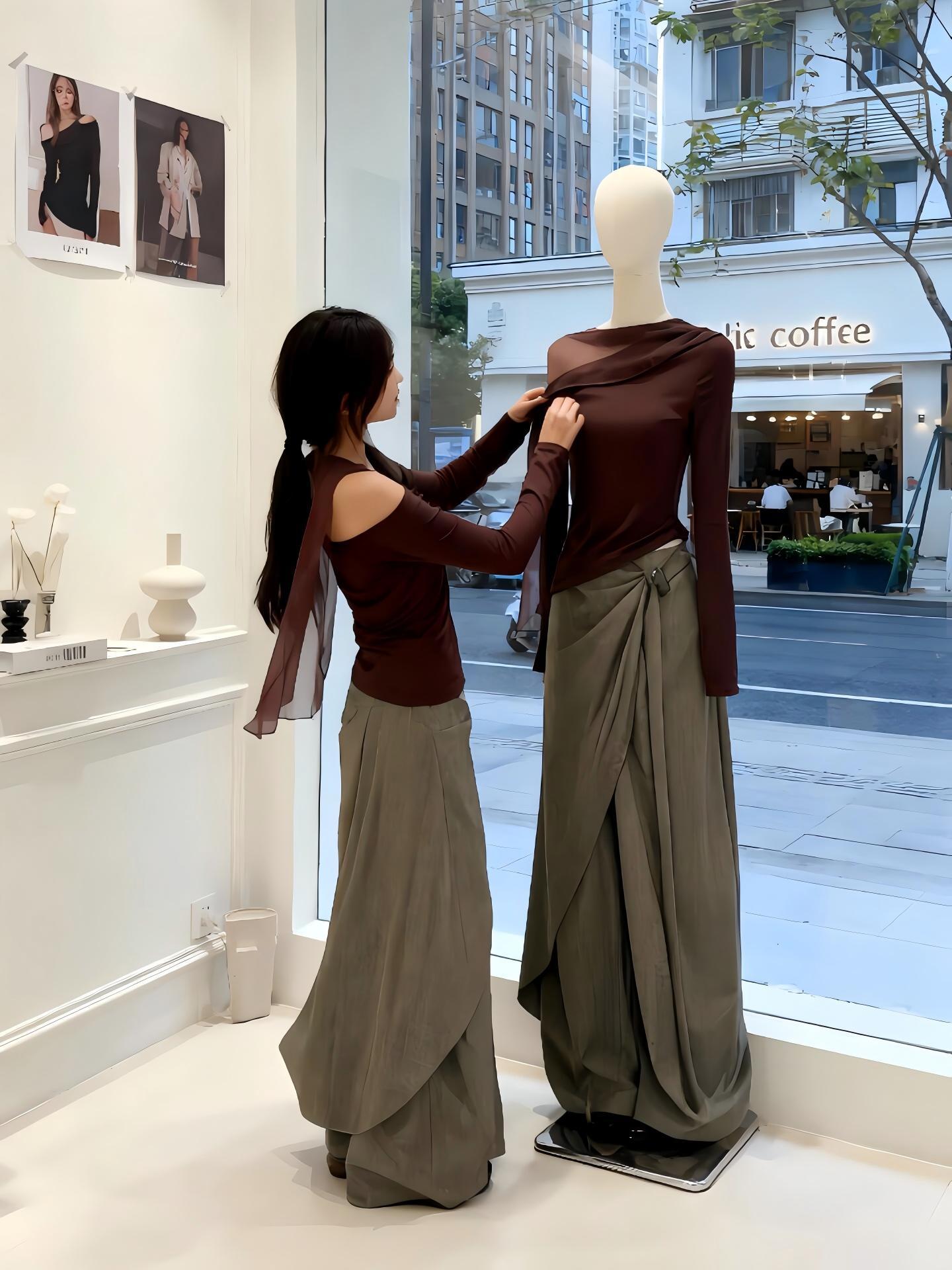 早秋美拉德風設計感套裝｜斜肩網紗飄帶棕色長袖上衣｜不規則復古闊腿褲｜氣質層次感兩件組