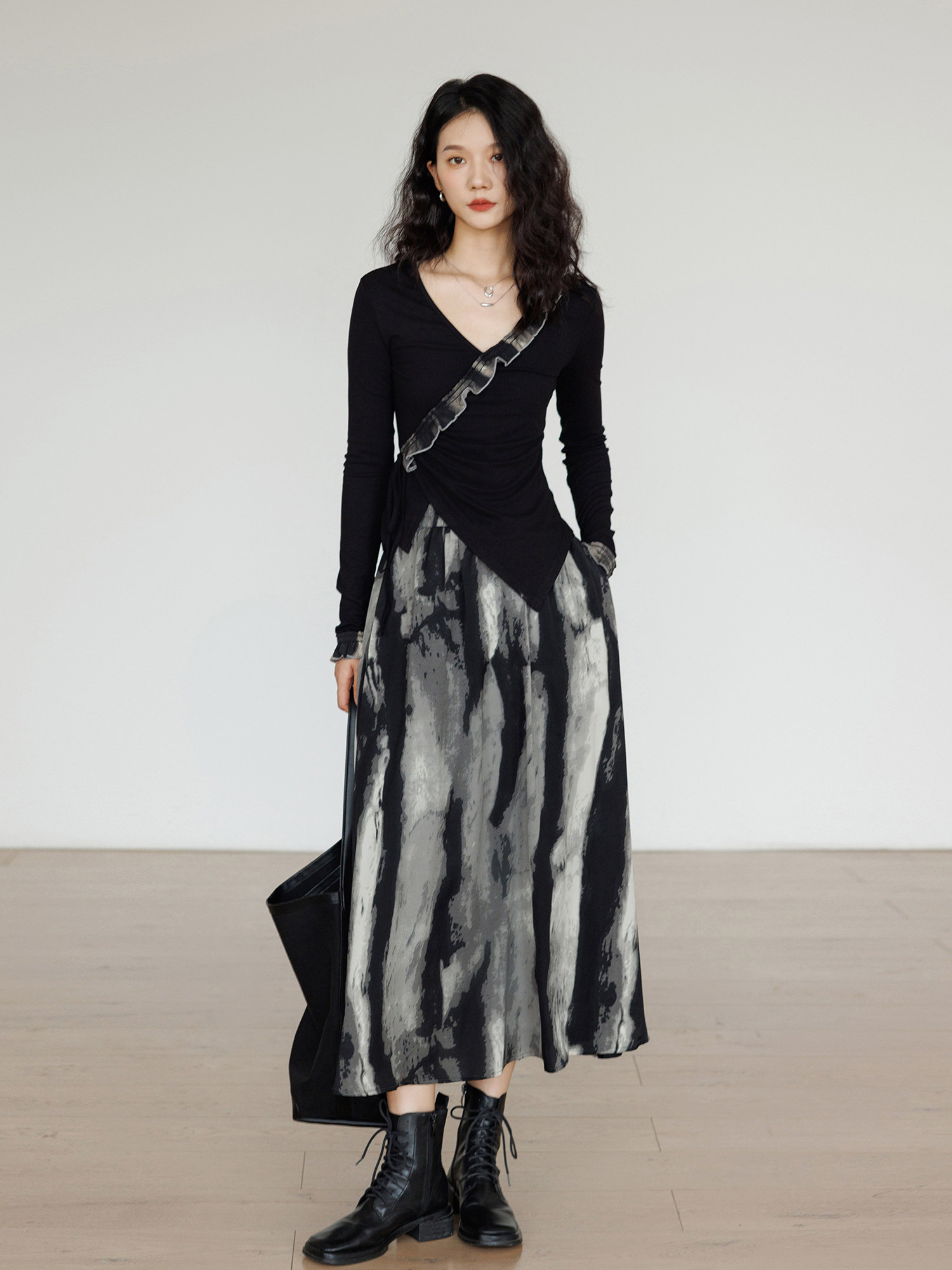 冷淡系獨特設計套裝 水墨暈染長裙 + 不規則上衣 2026 春季新款兩件式