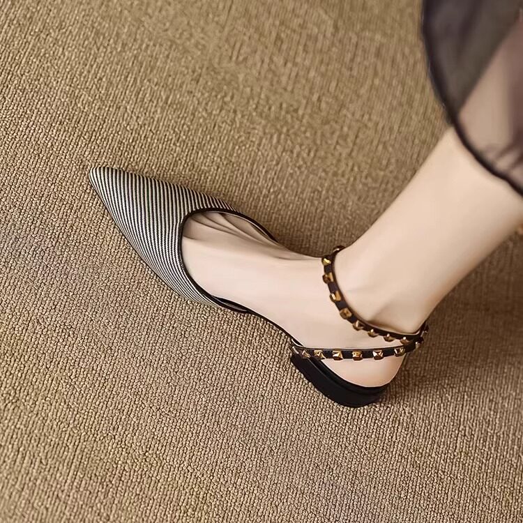 法式復古鉚釘包頭涼鞋 | 尖頭一字帶後空平底單鞋 | 黑 / 焦糖雙色