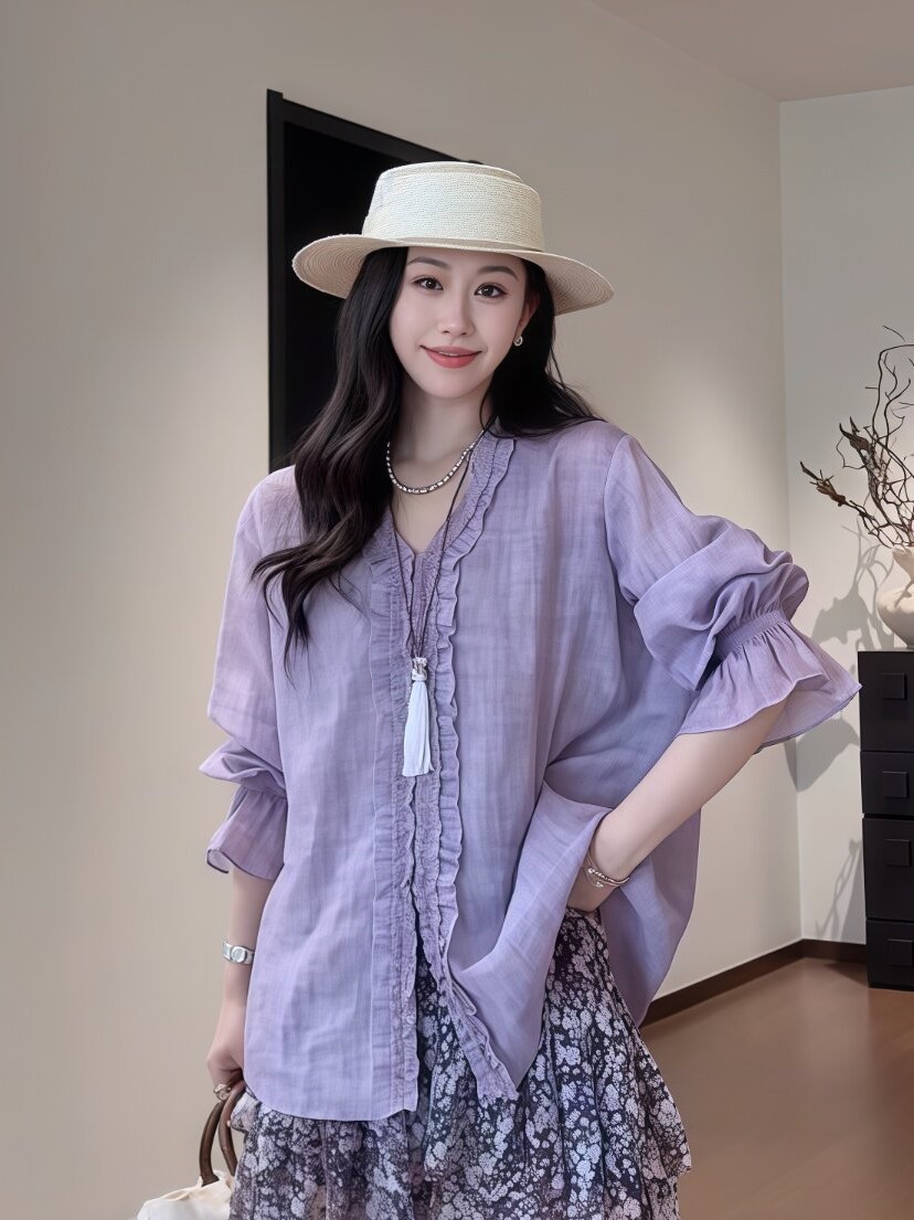 淡紫襯衫碎花短裙兩件套 ｜紫色V領木耳邊飾束口喇叭袖襯衫 ｜ 碎花多層荷葉邊半身短裙