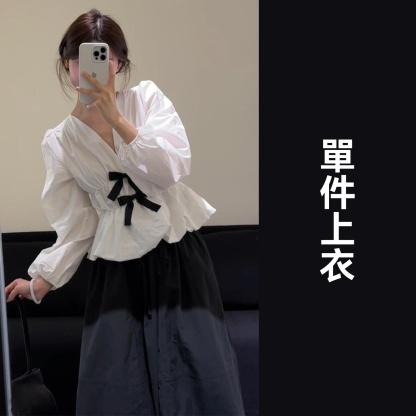 溫柔系蝴蝶結收腰襯衫 + 大擺長裙套裝