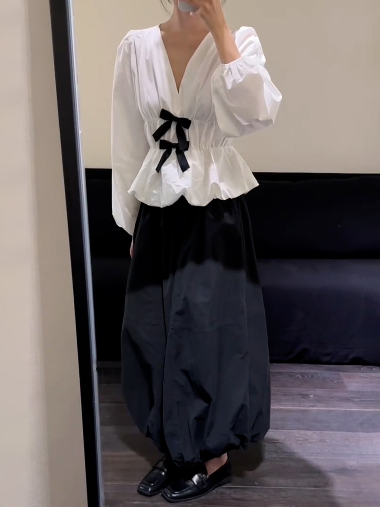 溫柔系蝴蝶結收腰襯衫 + 大擺長裙套裝