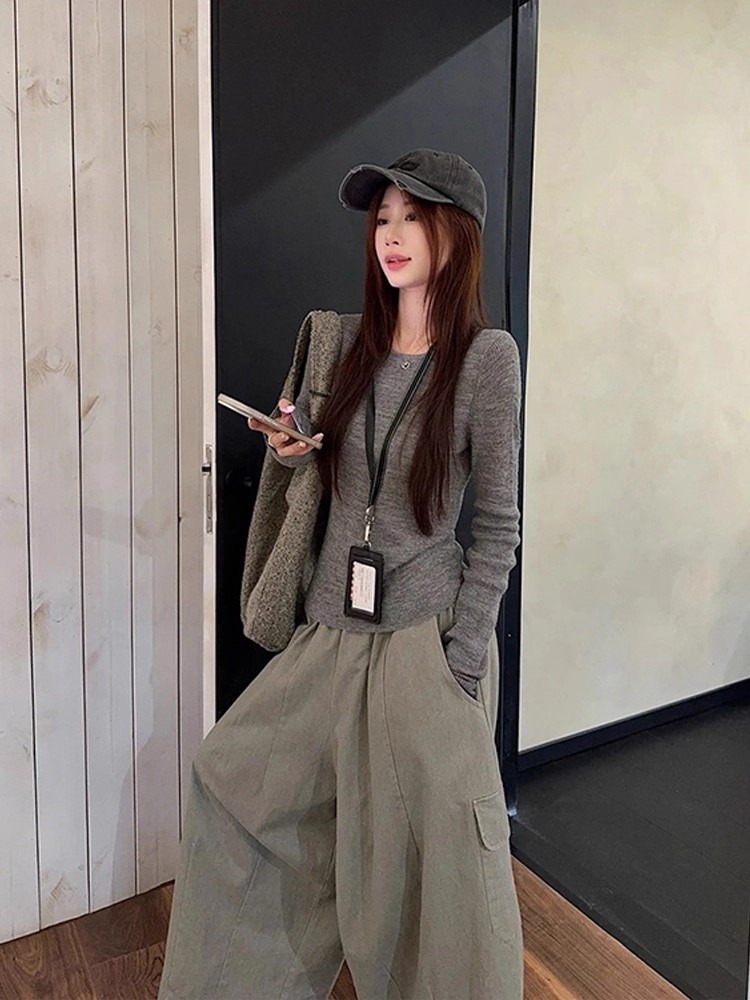 秋季韓系層次感穿搭套裝 | 吊帶背心馬甲 × 百搭針織衫 × 闊腿工裝褲 | 率性休閒風