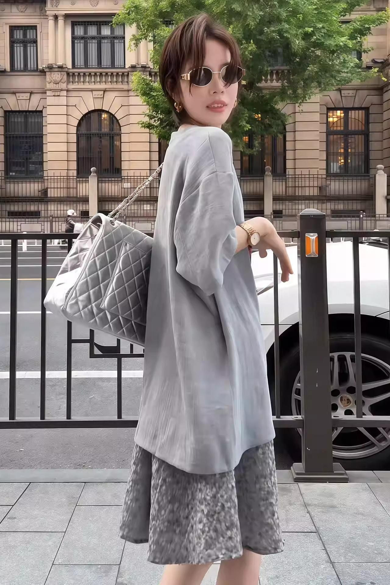 夏季新款灰色系慵懶風套裝｜灰色短T+高腰半身裙｜顯瘦兩件式設計｜簡約時尚穿搭