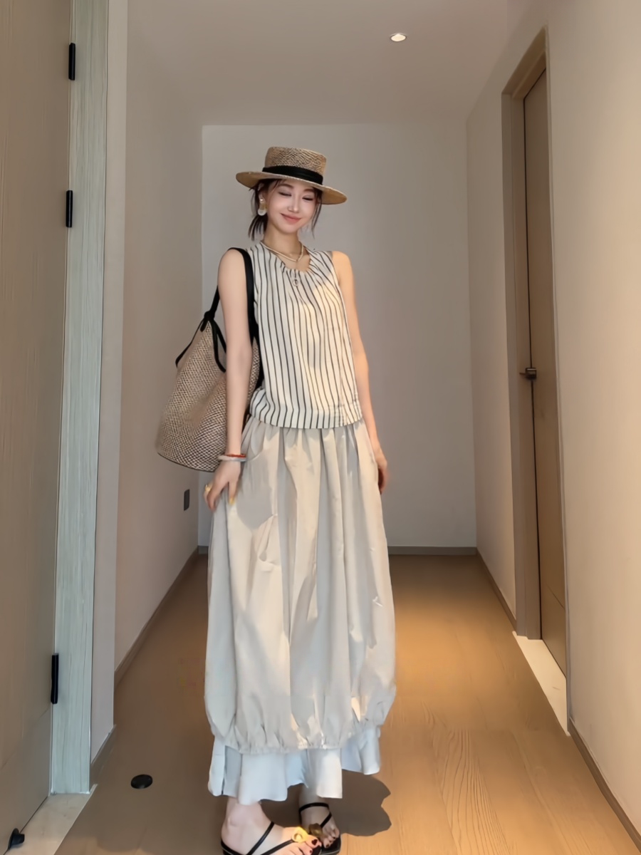 大碼條紋無袖上衣 | 花苞半身裙兩件套