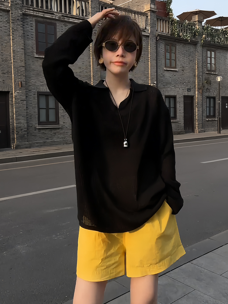 慵懶風POLO翻領黑色針織上衣｜寬鬆黃色短褲