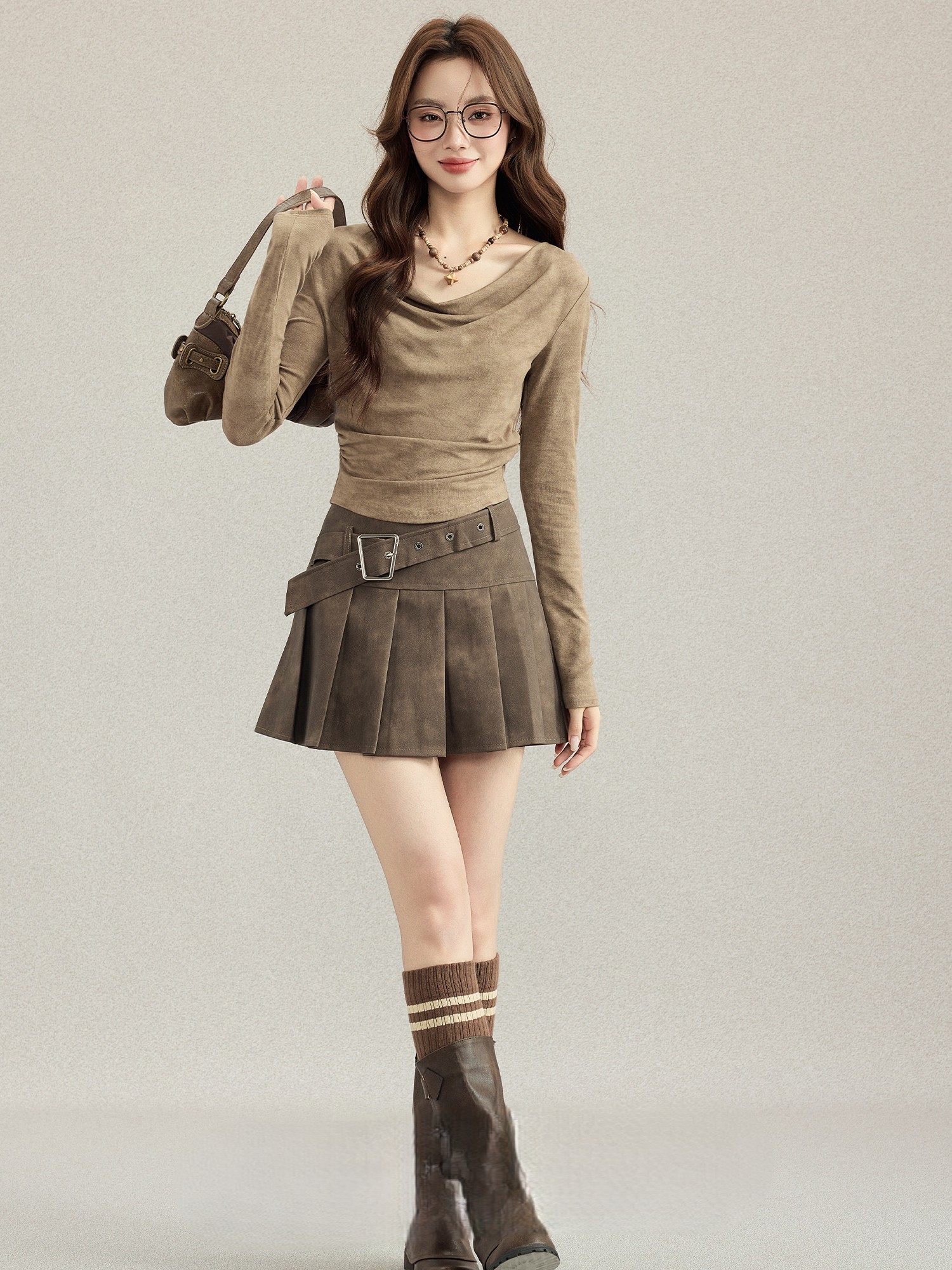 美拉德復古咖色蕩領上衣 修身顯瘦長袖 T 恤 秋季內搭打底衫