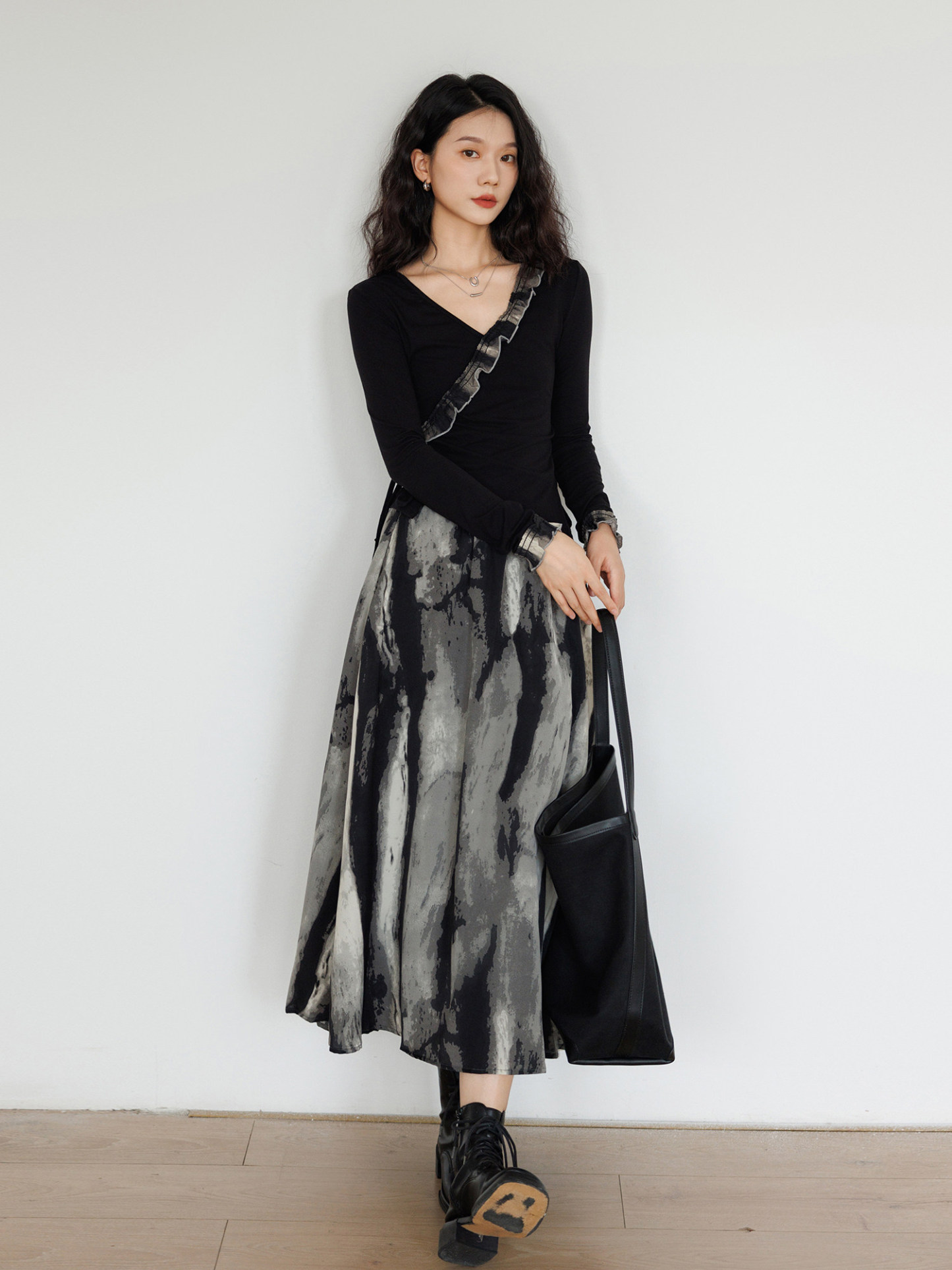 冷淡系獨特設計套裝 水墨暈染長裙 + 不規則上衣 2026 春季新款兩件式