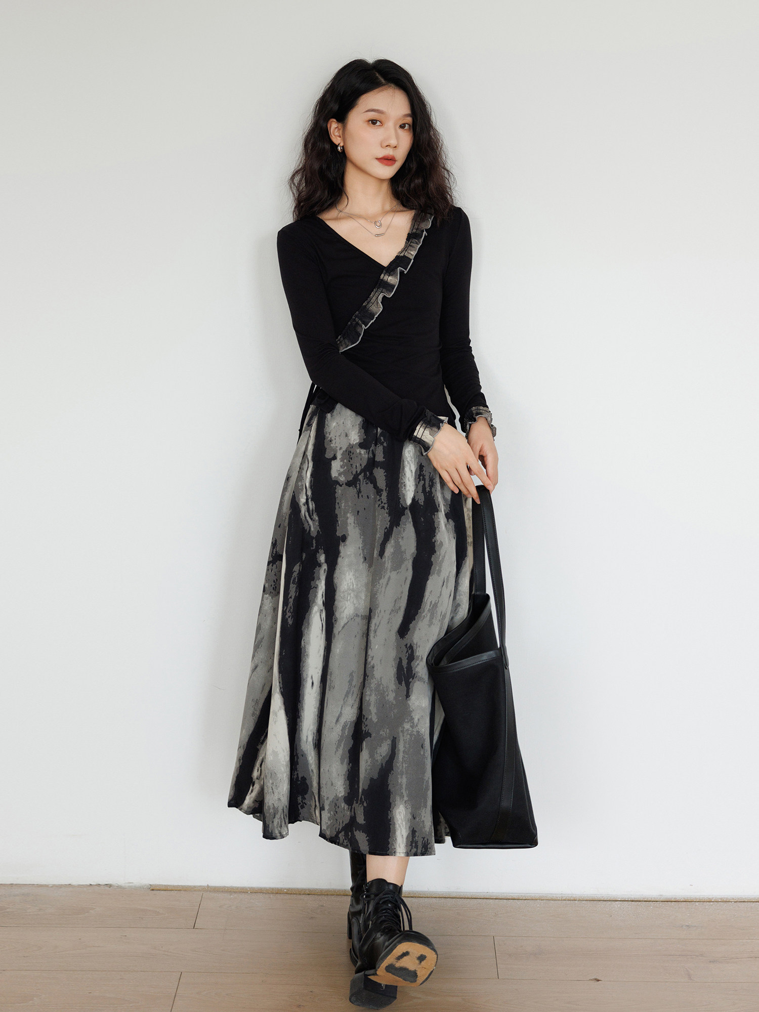 冷淡系獨特設計套裝 水墨暈染長裙 + 不規則上衣 2026 春季新款兩件式