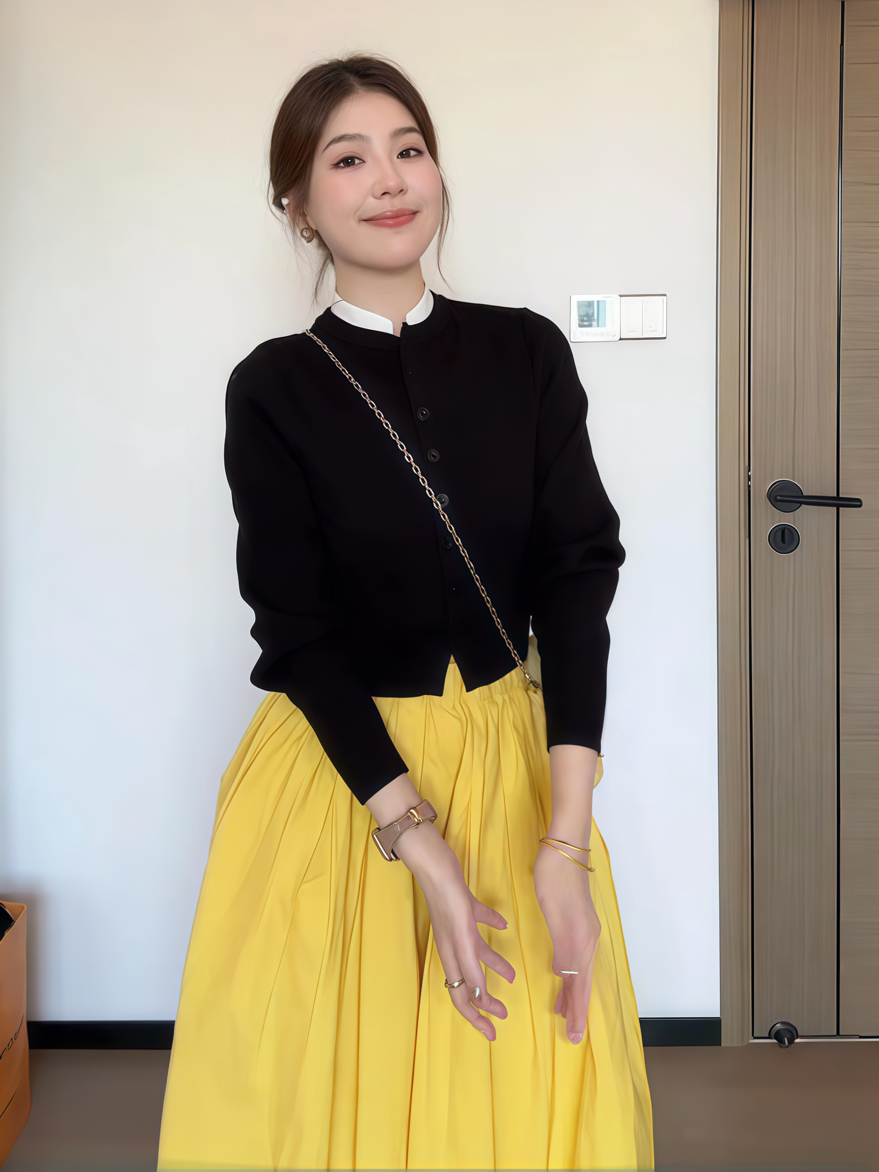 法式氣質套裝｜黑色針織開衫｜高腰黃色半身裙兩件組｜活力優雅日常穿搭