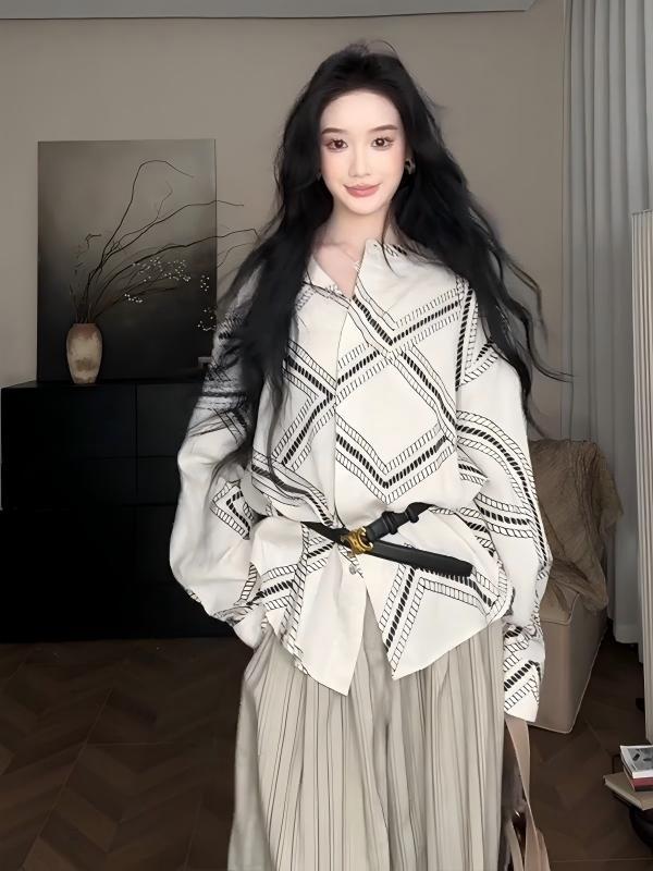 秋季老錢風套裝 | 復古圖騰印花襯衫 + 條紋休閒褲 | 低調奢華兩件套 | 質感通勤穿搭