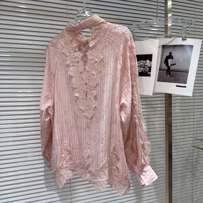 仙氣粉系｜後背鏤空蕾絲拼接襯衫+蕾絲半裙套裝｜重工小眾設計