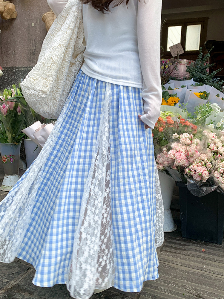 層次感三件套｜V領蕾絲罩衫 + 掛脖吊帶背心｜不規則格紋拼接長裙｜甜美氣質完整穿搭