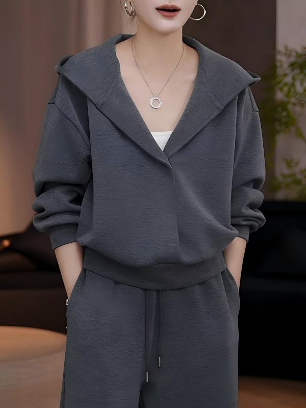 秋季慵懶風時尚套裝｜灰色連帽衛衣 + 寬鬆休閒褲兩件組｜日常舒適出行穿搭