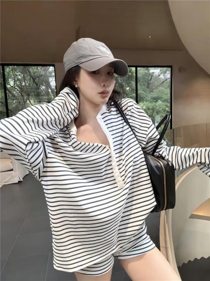 春夏慵懶風條紋套裝｜黑白寬鬆長袖T恤 + 高腰直筒短褲｜休閒顯瘦兩件組