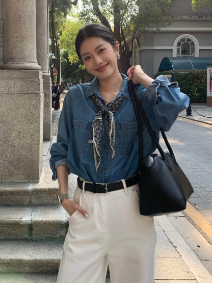 休閒牛仔套裝 |  藍色牛仔上衣 |  白色闊腿牛仔褲