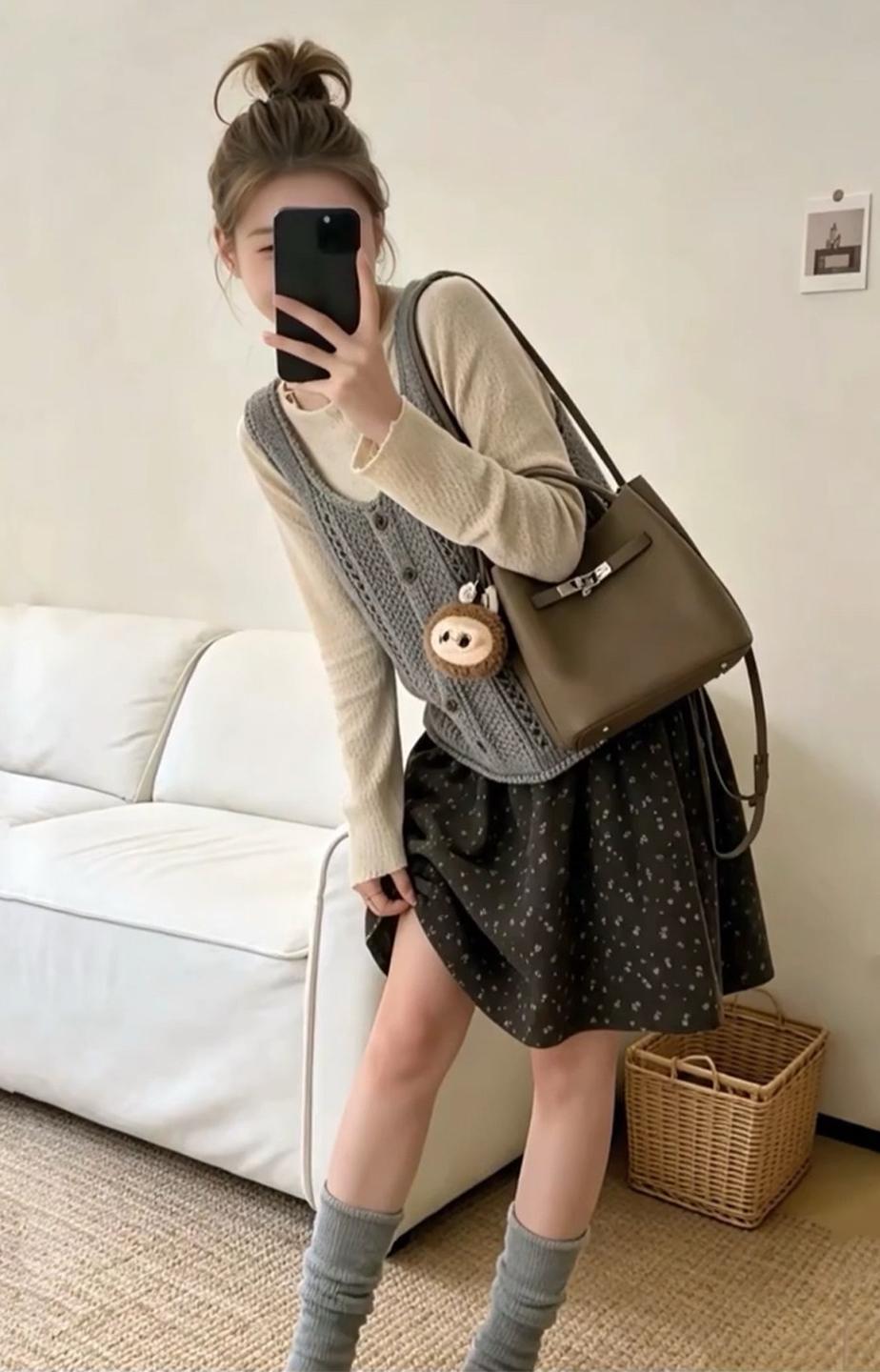 少女感韓系穿搭丨毛織背心內搭打底衫碎花半裙 丨早秋溫柔氣質三件套