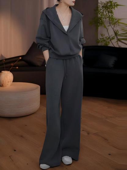 秋季慵懶風時尚套裝｜灰色連帽衛衣 + 寬鬆休閒褲兩件組｜日常舒適出行穿搭