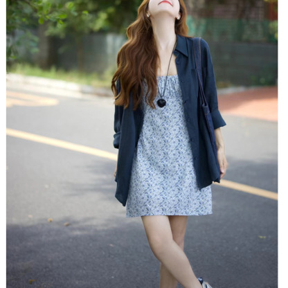 減齡套裝 亞麻藏青色襯衫 少女感碎花收腰吊帶洋裝