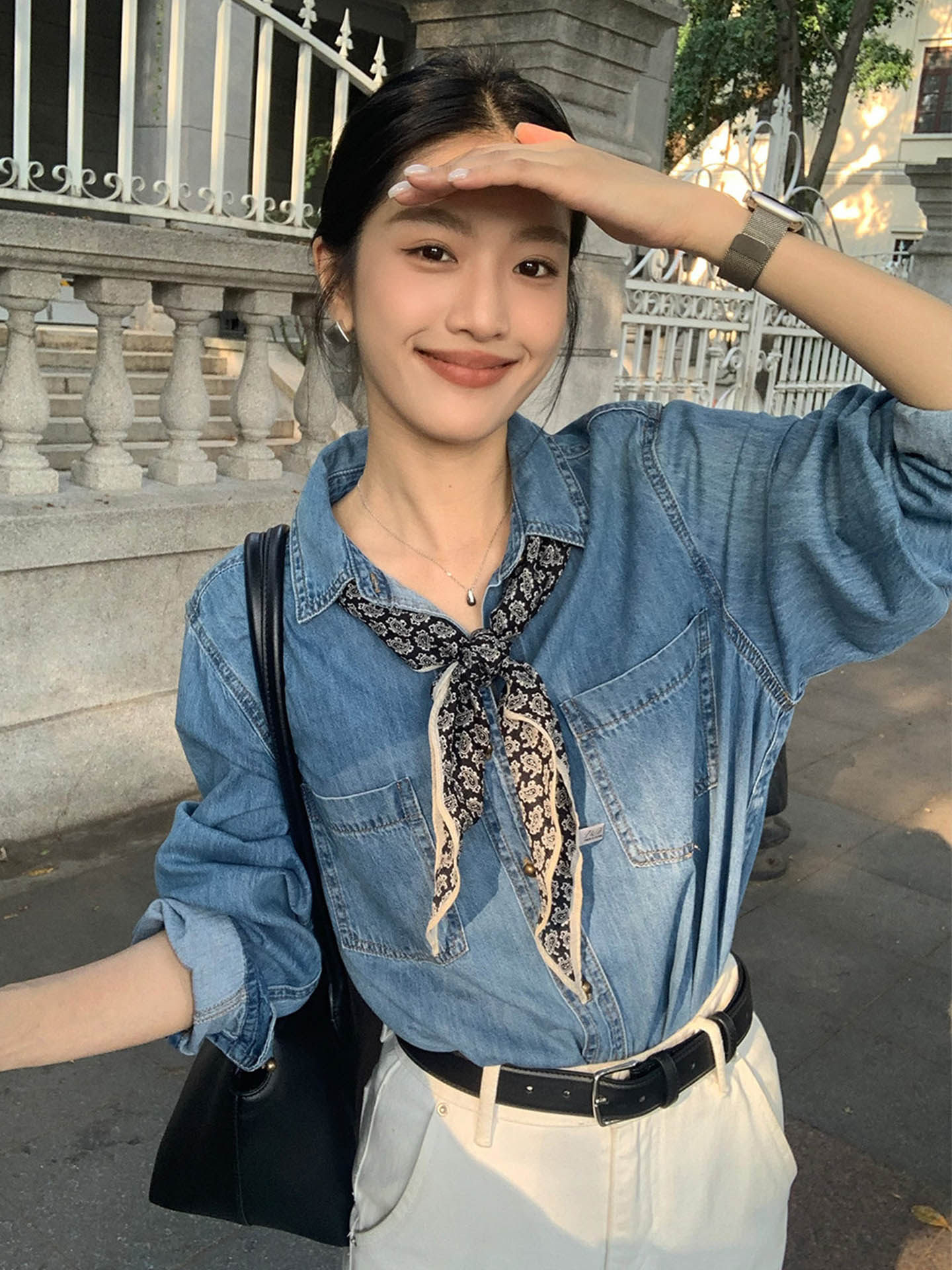 休閒牛仔套裝 |  藍色牛仔上衣 |  白色闊腿牛仔褲