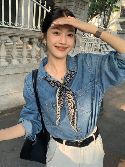 休閒牛仔套裝 |  藍色牛仔上衣 |  白色闊腿牛仔褲