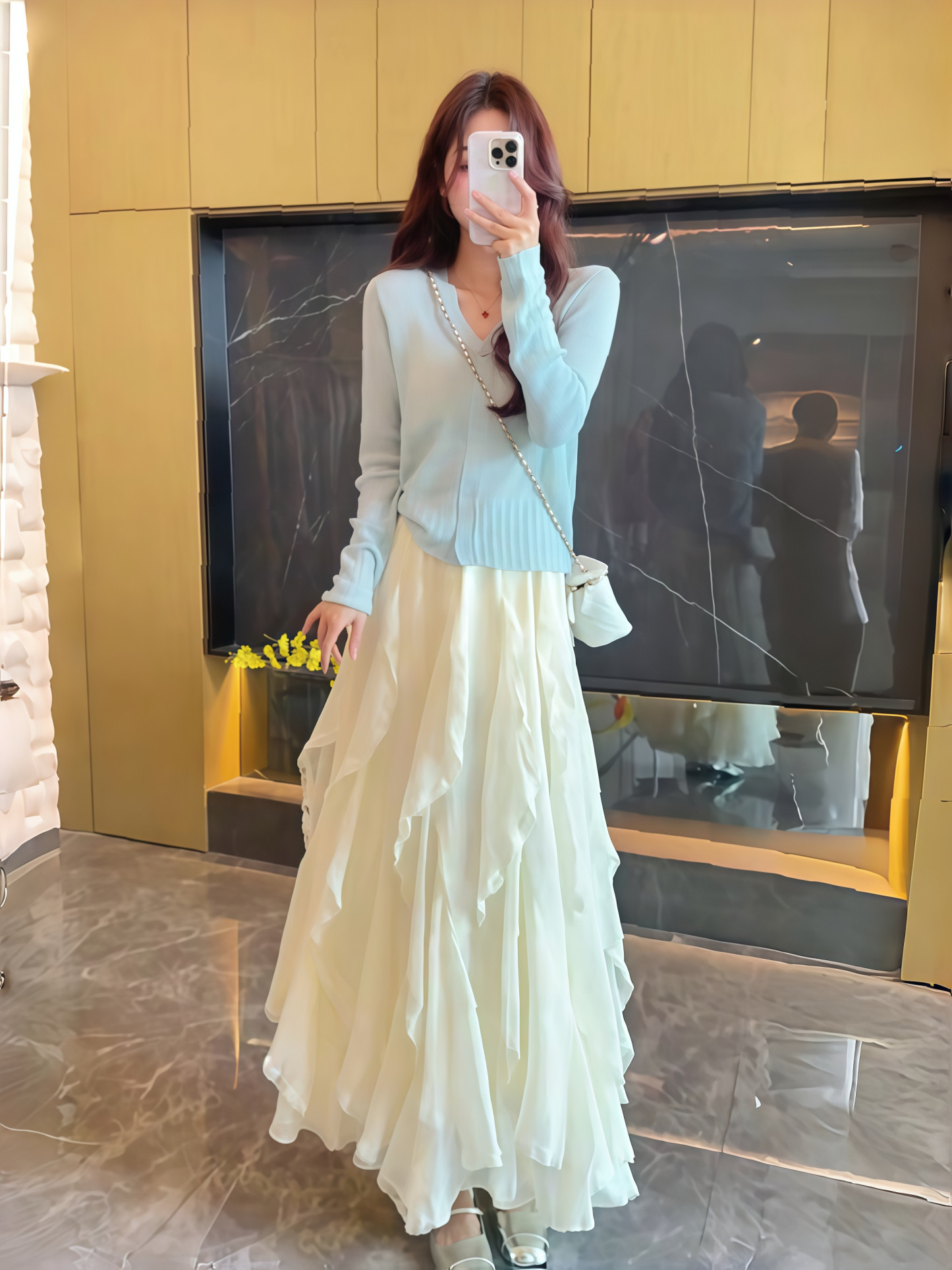 026 早春韓系溫柔兩件套 | 檸檬黃針織 V 領開衫 | 白色不規則荷葉邊長裙