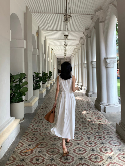 【預售】老錢風純白洋裝｜高腰A字無袖連身裙｜顯瘦通勤夏季必備