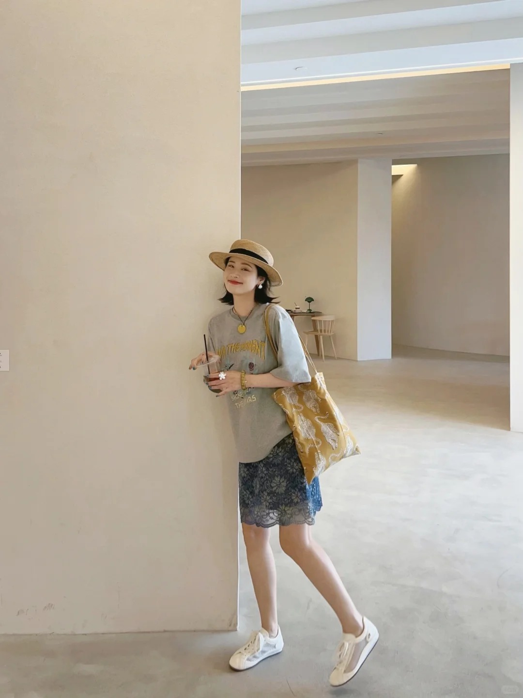 【預售】高級感減齡套裝｜寬鬆印花短袖T恤｜鏤空雕花蕾絲半身裙｜休閒日常約會兩件套