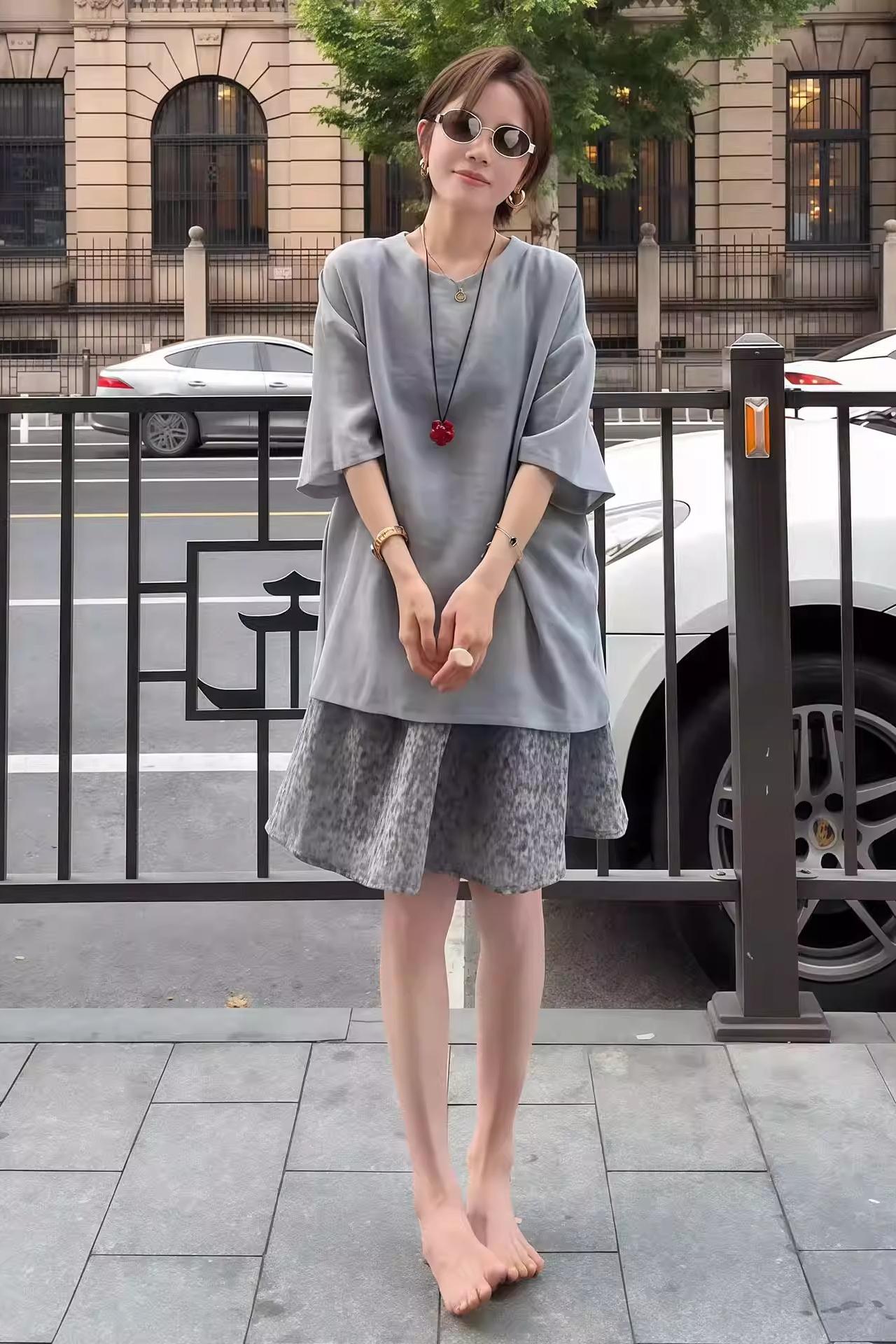 夏季新款灰色系慵懶風套裝｜灰色短T+高腰半身裙｜顯瘦兩件式設計｜簡約時尚穿搭