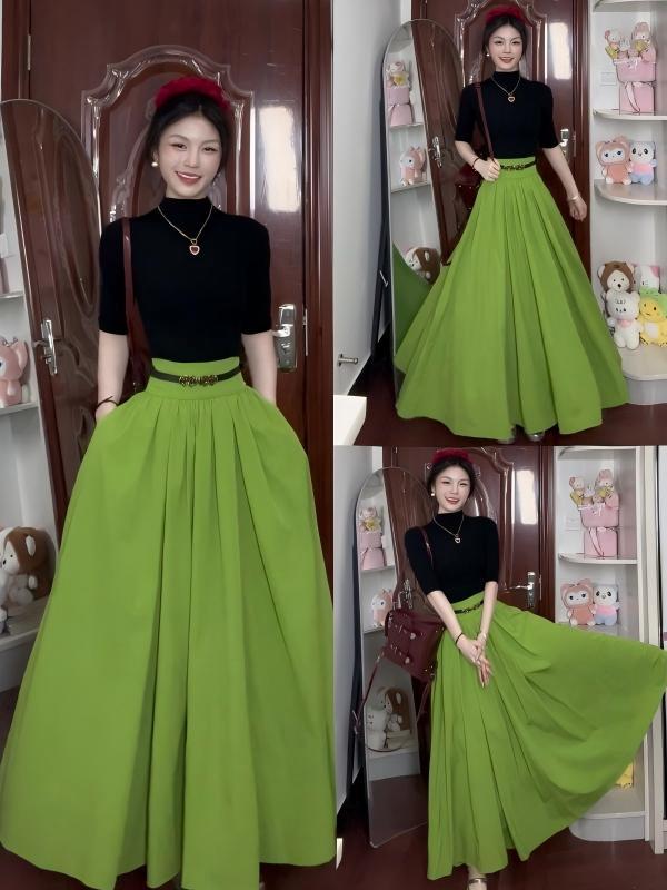 早秋法式優雅套裝｜黑色中高領半袖上衣｜高腰顯瘦青綠色傘裙｜氣質約會通勤兩件組