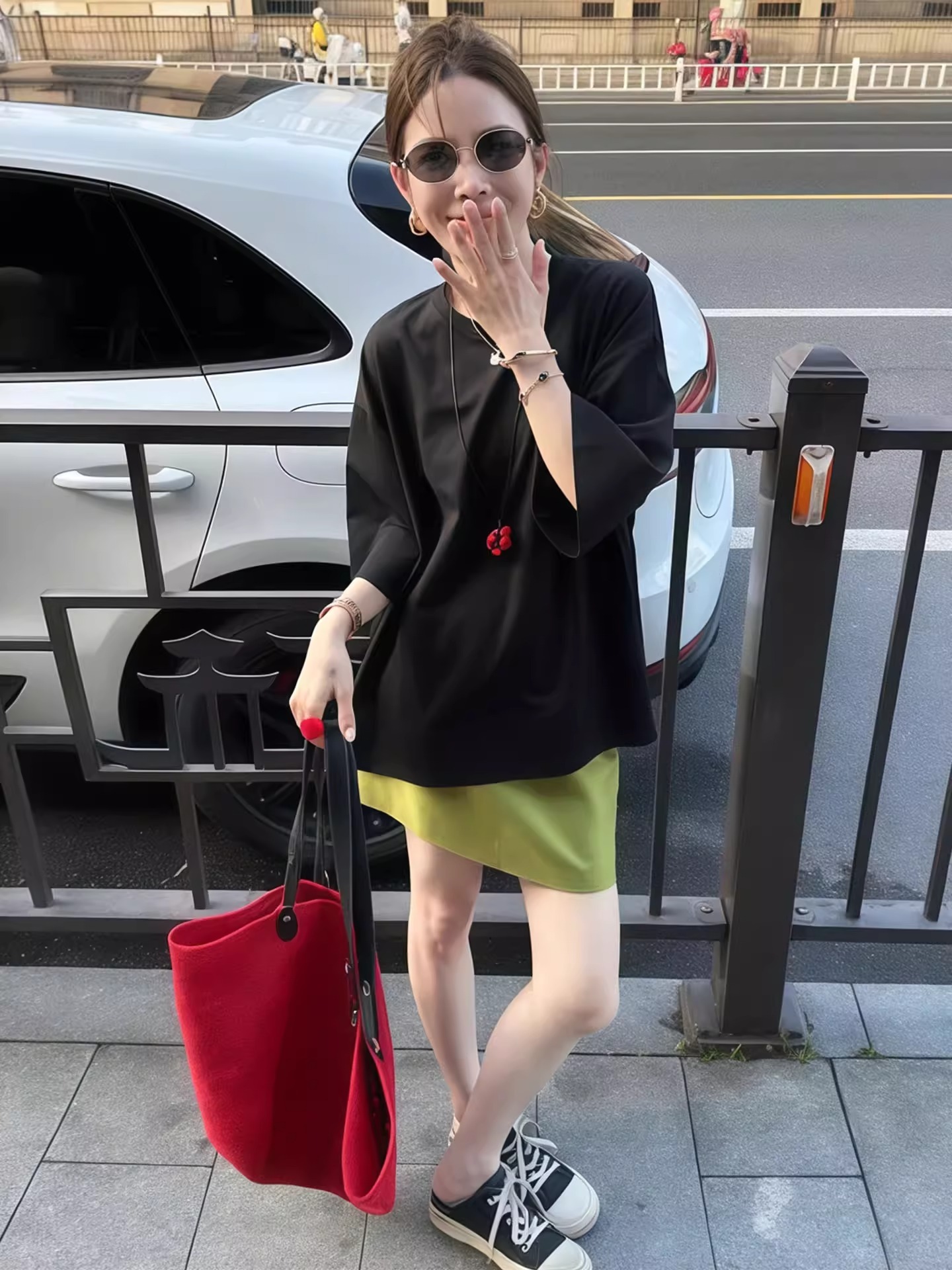 夏季高級感套裝｜黑色短T+淡綠A字裙｜慵懶風兩件式｜顯瘦設計