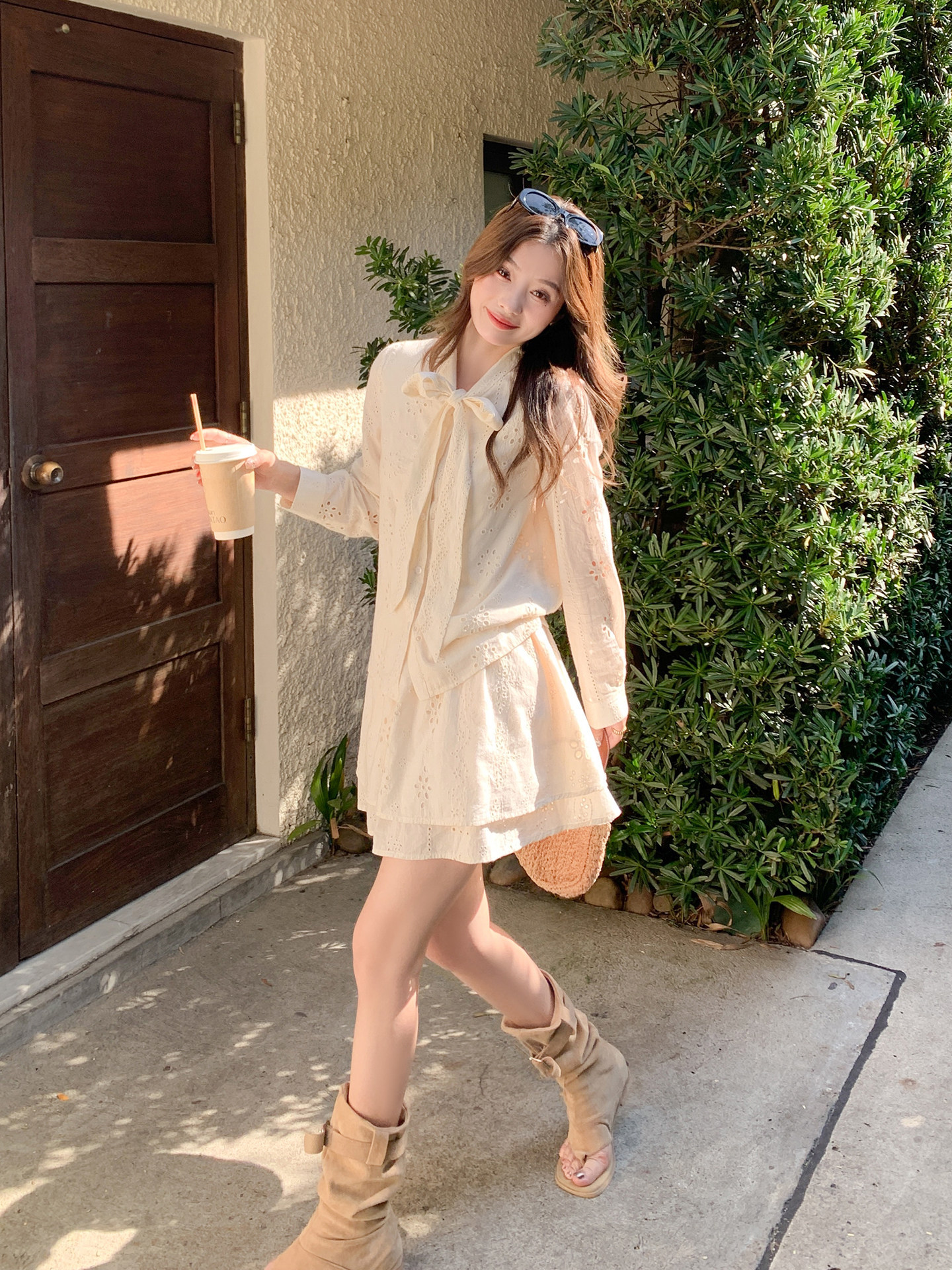 韓系杏色蝴蝶結鏤空襯衫 | 短裙兩件套