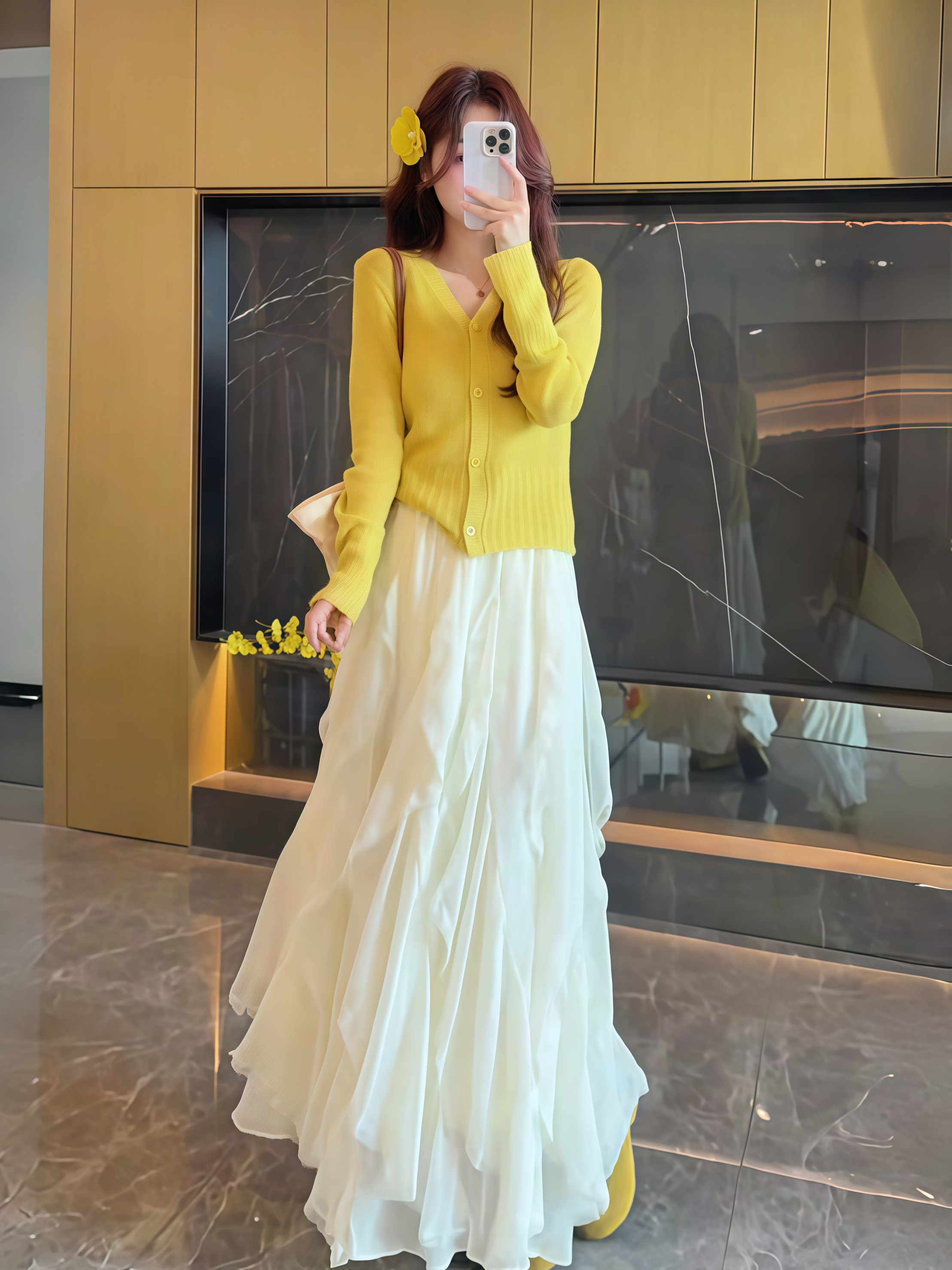 026 早春韓系溫柔兩件套 | 檸檬黃針織 V 領開衫 | 白色不規則荷葉邊長裙