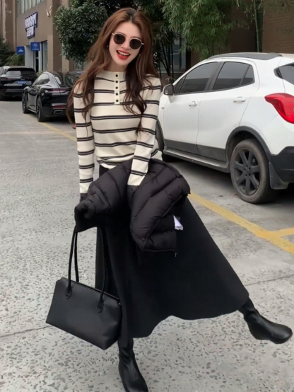秋冬韓系鬆弛感套裝｜條紋針織毛衣｜針織半身裙｜簡約慵懶日常穿搭兩件組
