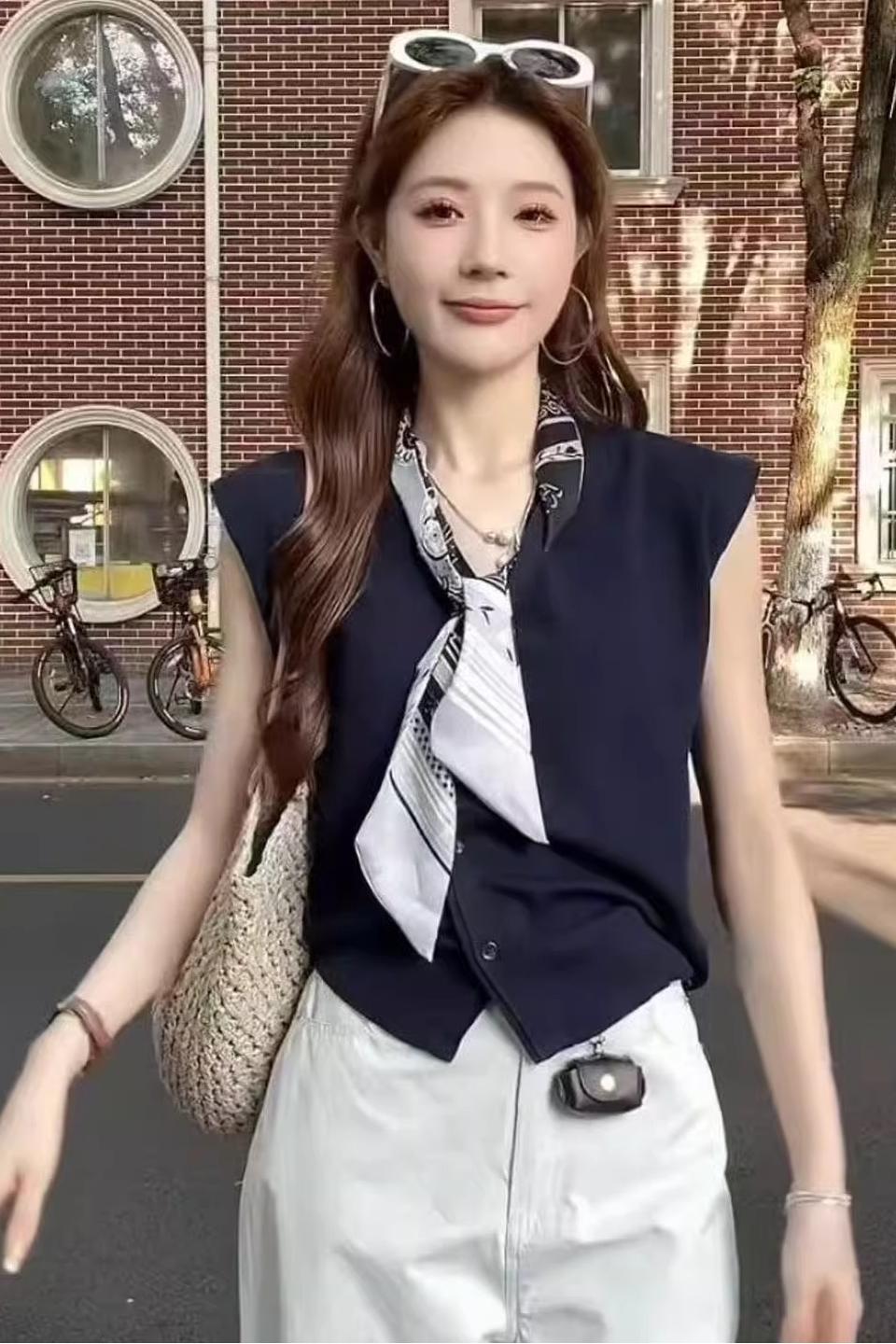 夏季韓系冰絲針織衫｜V領無袖開衫+贈質感絲巾｜通勤顯瘦上衣｜高級感設計