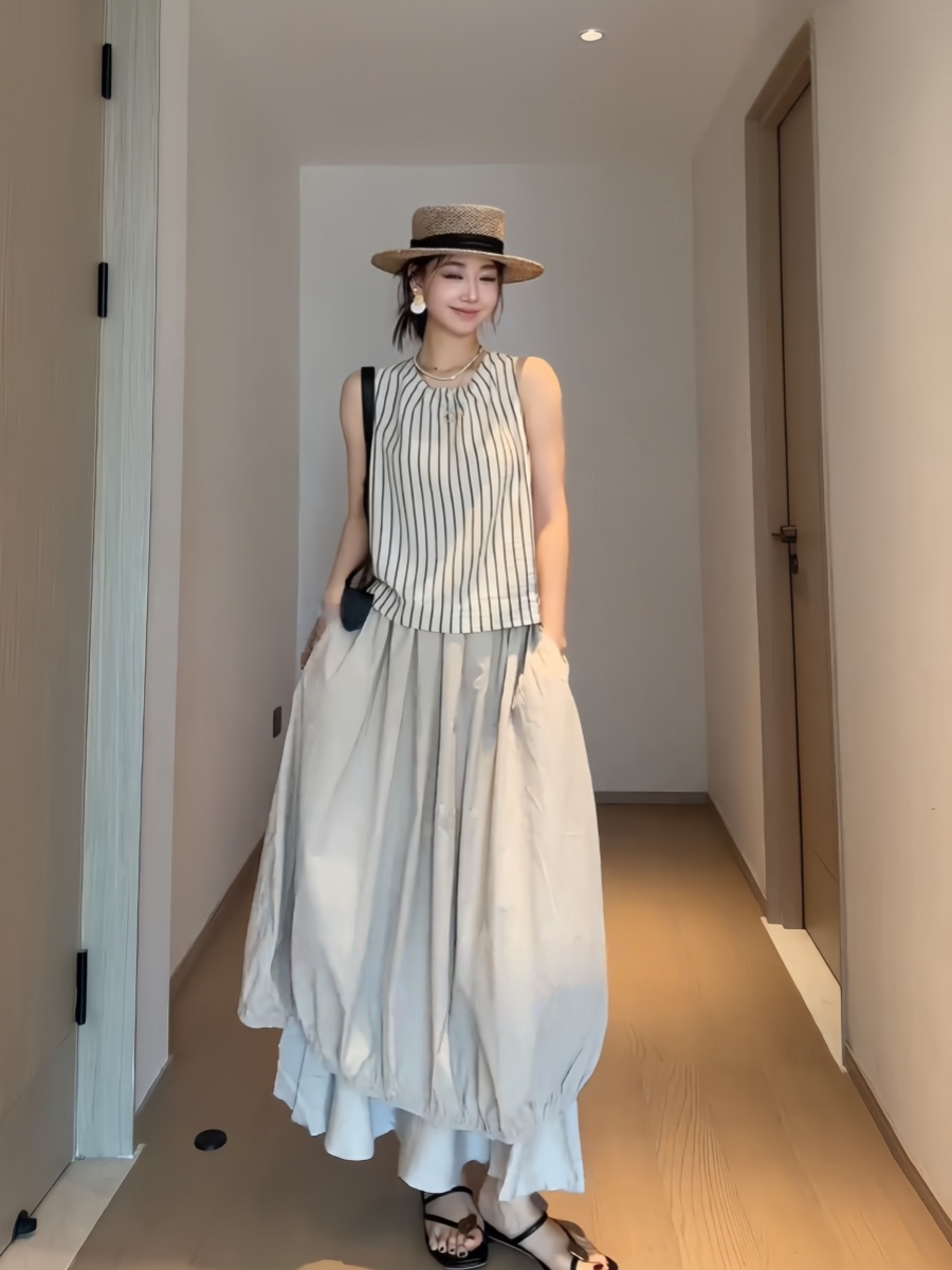 大碼條紋無袖上衣 | 花苞半身裙兩件套