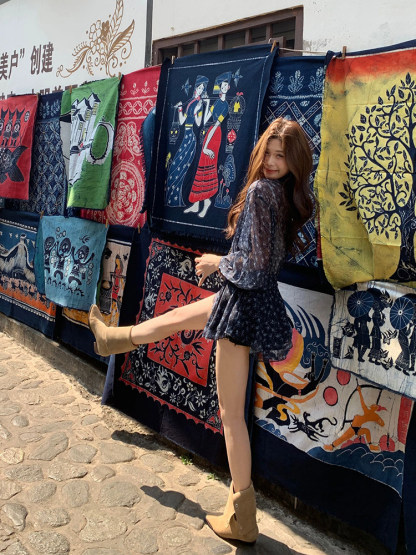 法式碎花V领雪纺长袖连衣裙女装早春海边約會逛街度假绝美气质收腰短裙子