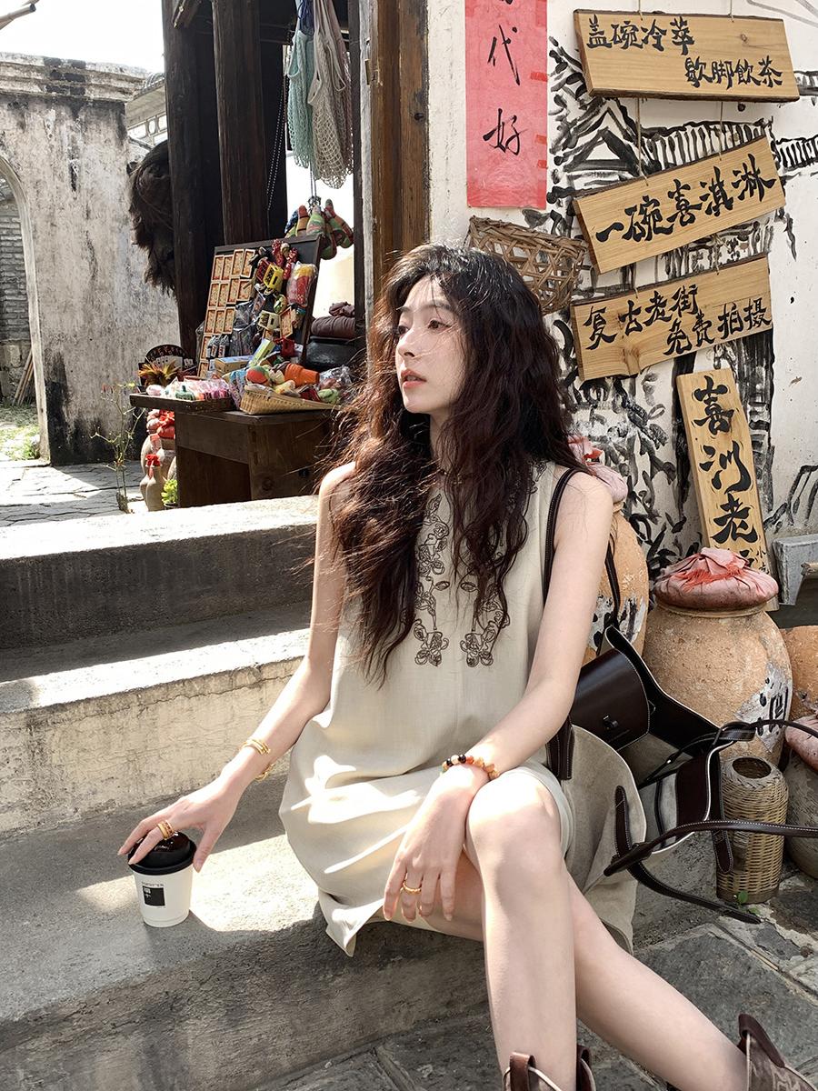 2025夏季新款｜白色棉麻無袖背心裙｜高級感簡約設計｜透氣涼感材質｜專櫃級質感