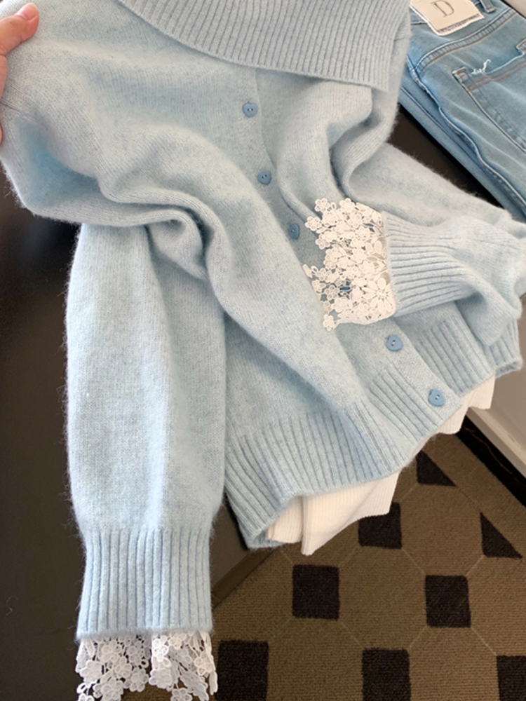 法式溫柔風顯白套裝｜藍色不規則領針織衫｜白色蕾絲花邊內搭｜秋季氣質兩件組