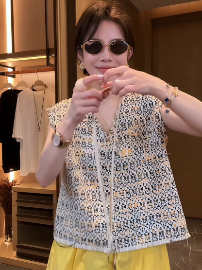 夏季限量款！法式小香風套裝｜V領背心+休閒短褲｜兩件式顯瘦設計｜又酷又颯穿搭