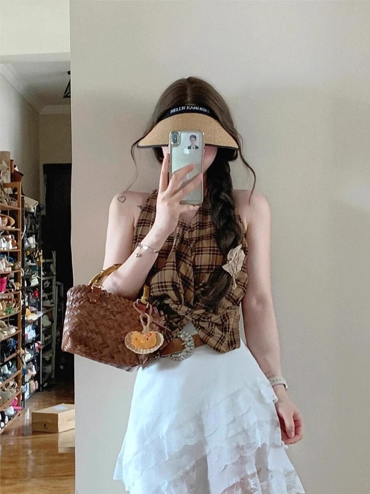 港風復古套裝 格紋掛脖背心上衣 時尚不規則蕾絲花邊半身裙 春季兩件套裝