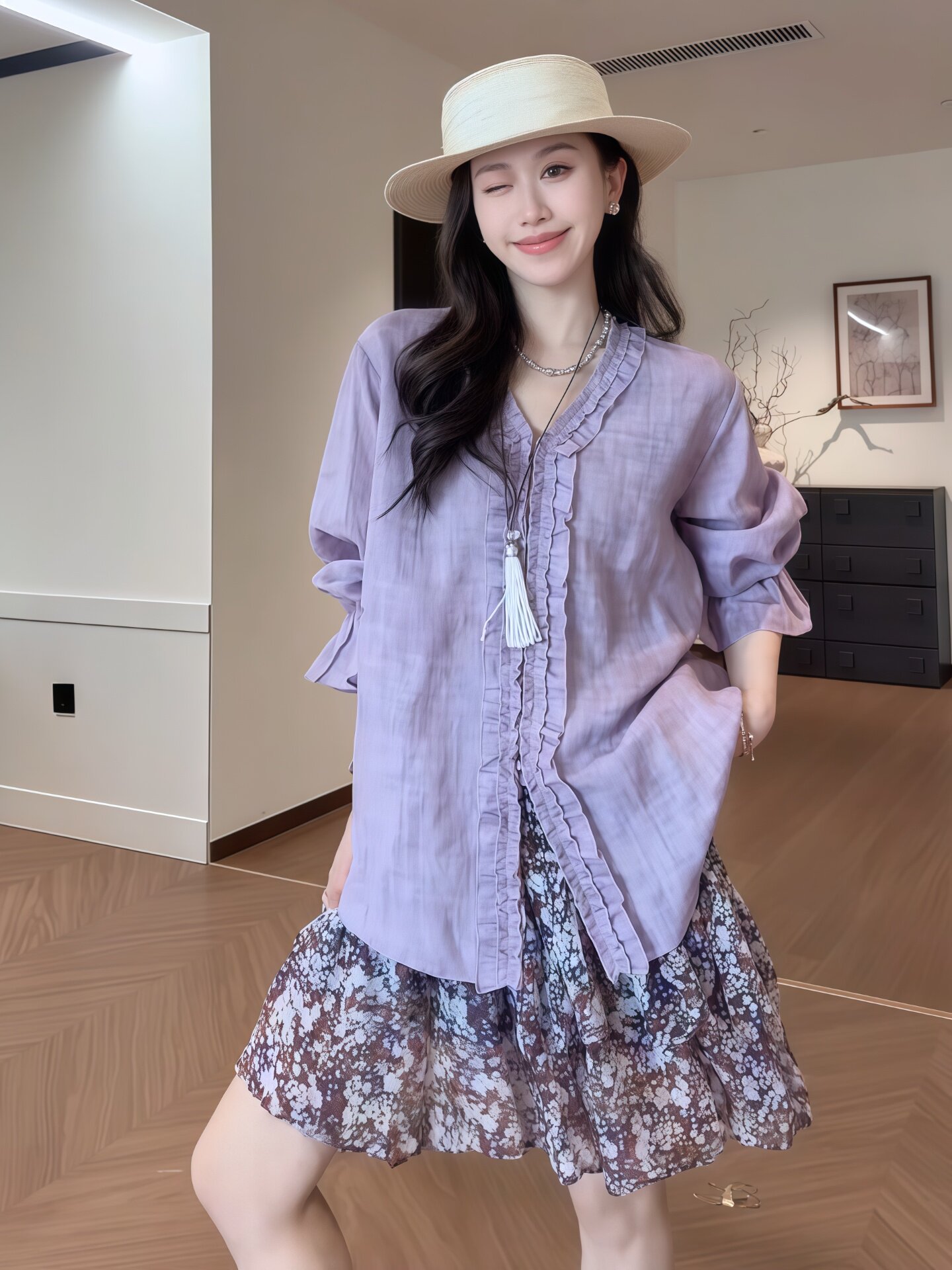 淡紫襯衫碎花短裙兩件套 ｜紫色V領木耳邊飾束口喇叭袖襯衫 ｜ 碎花多層荷葉邊半身短裙