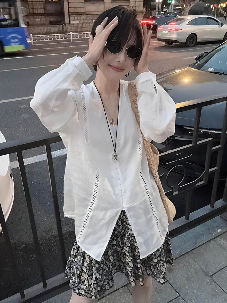 法式氣質V領襯衫｜2025夏季新款｜白色鏤空設計上衣｜防曬透氣長袖｜微胖友善剪裁