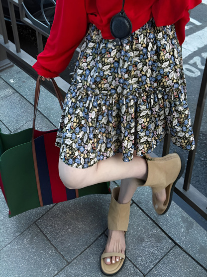 法式氣質V領襯衫｜2025夏季新款｜白色鏤空設計上衣｜防曬透氣長袖｜微胖友善剪裁