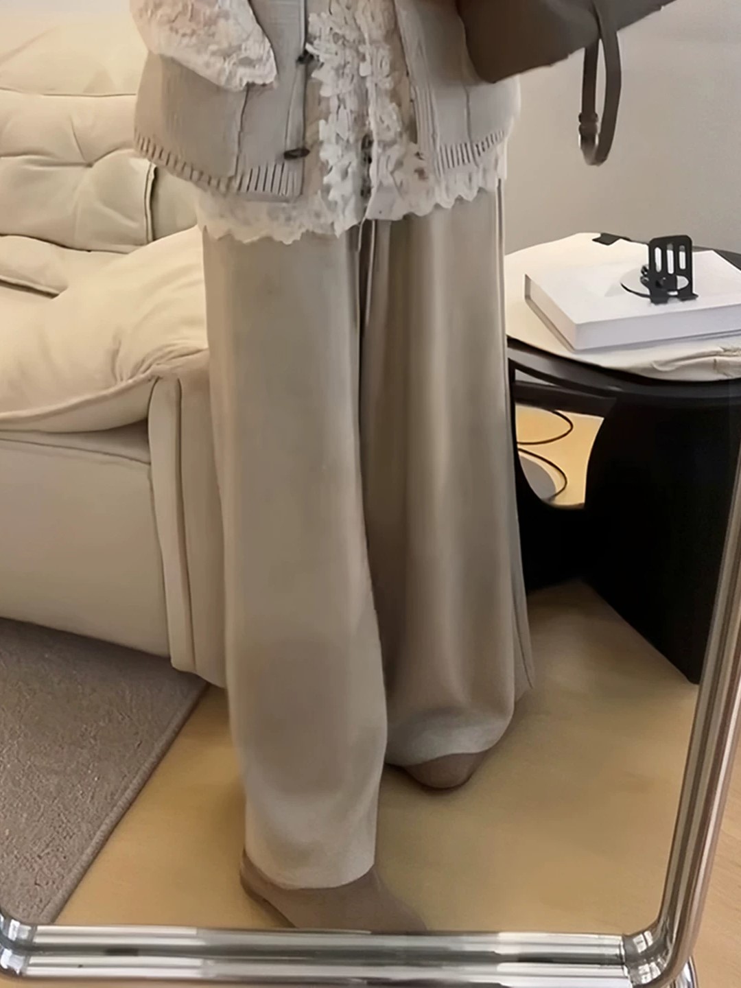 910