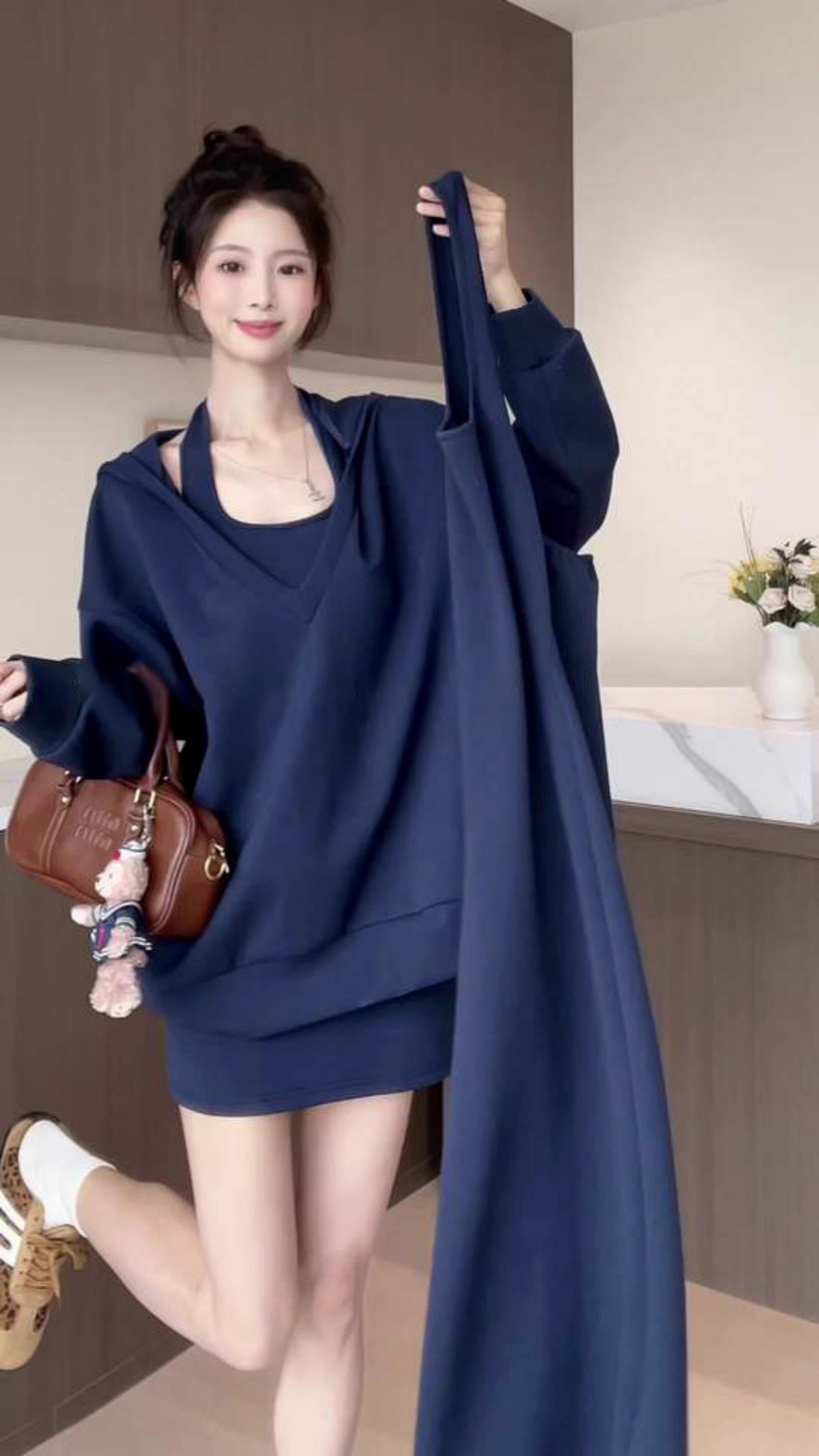 韓系慵懶 |  休閒衛衣+ 掛脖洋裝套裝 
