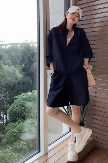 洋氣休閒運動套裝｜純色防曬外套 + 高腰闊腿短褲｜舒適顯瘦兩件組