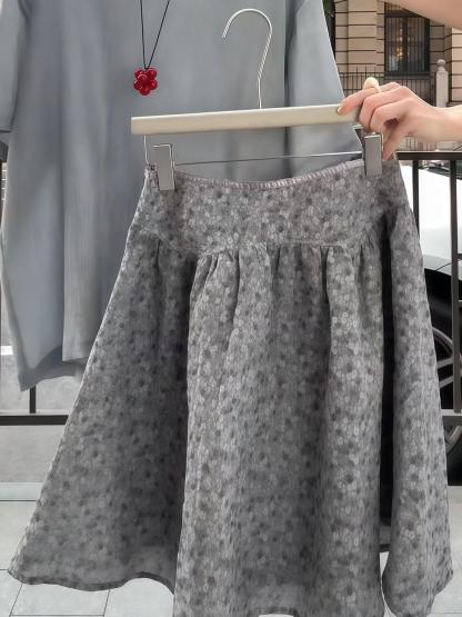 夏季新款灰色系慵懶風套裝｜灰色短T+高腰半身裙｜顯瘦兩件式設計｜簡約時尚穿搭