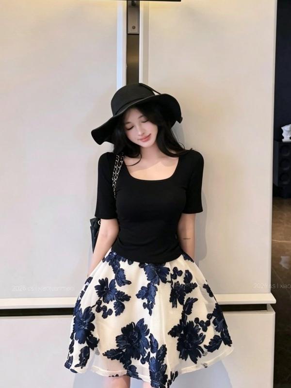 夏季韓系休閒套裝丨中袖上衣搭配碎花蓬蓬短裙丨日常兩件式穿搭