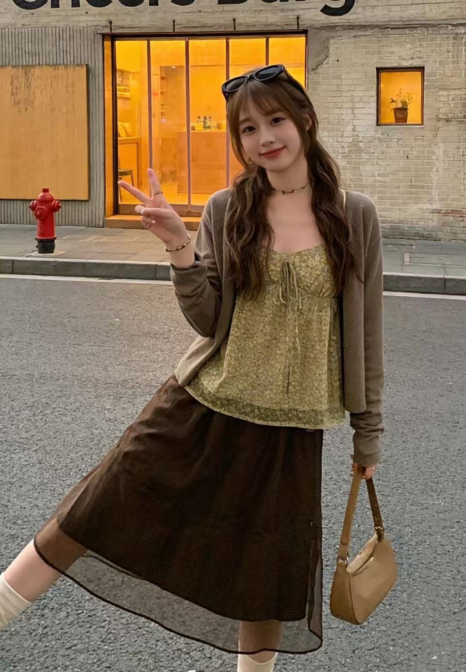 森系碎花三件套 | V領繫帶吊帶背心+輕柔開衫+飄逸半裙 | 